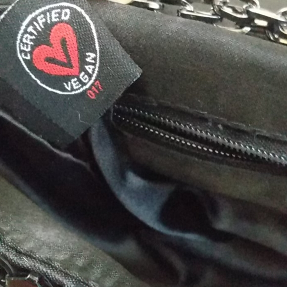 Shiney black metal purse - Picture 6 of 9